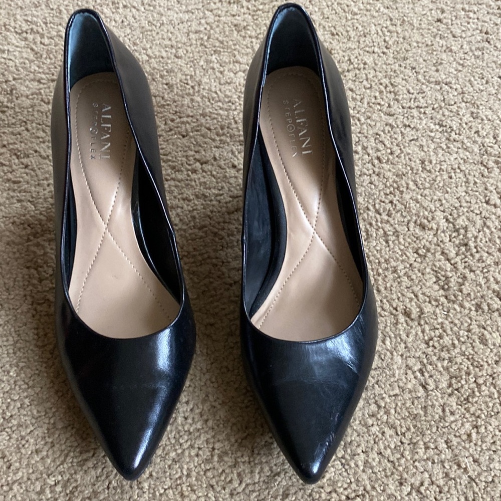 Alfani Flex black pumps